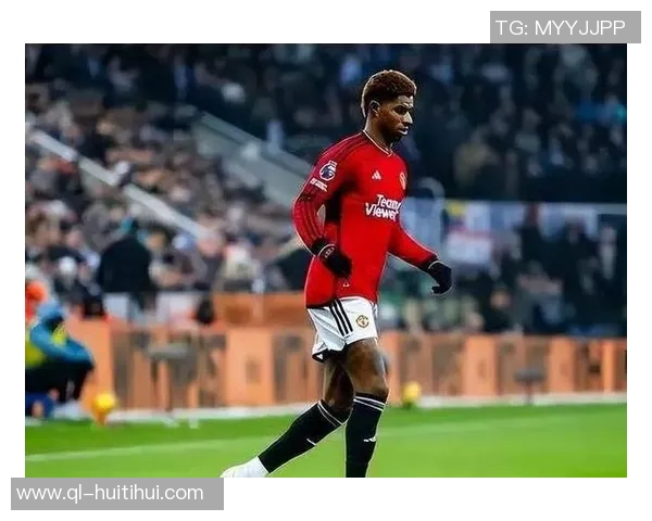 每体:拉什福德很好融入巴萨更衣室,并与弗里克保持良好沟通